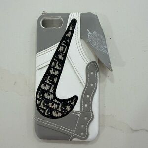 iPhone SE 2022 Dior phone case